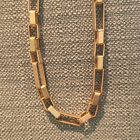 NWT Megan Browne Style Dillon Gold Chunky Paperclip Chain Necklace - Picture 2 of 4